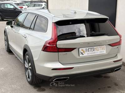 Volvo V60 V60 c.country 2.0 D4 Pro awd geartronic Grigio usata Senise