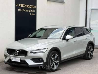 Volvo V60 V60 c.country 2.0 D4 Pro awd geartronic Grigio usata Senise