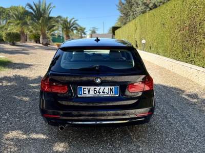 BMW Serie 3 320d BMW 320d Touring xdrive Luxury Blu/Azzurro usata Andria
