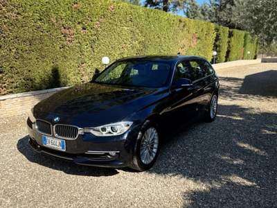 BMW Serie 3 320d BMW 320d Touring xdrive Luxury Blu/Azzurro usata Andria