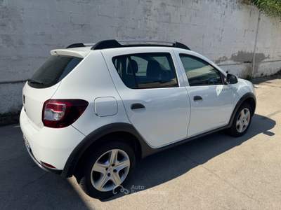 Dacia Sandero TurboGPL 90CV Start&Stop Lauréate Bianco usata MOLFETTA