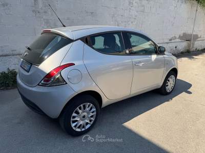 Lancia Ypsilon 85 CV 5 porte Metano Ecochic Elefantino Argento usata MOLFETTA