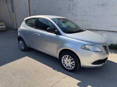 Lancia Ypsilon 85 CV 5 porte Metano Ecochic Elefantino Argento usata MOLFETTA