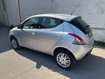 Lancia Ypsilon 85 CV 5 porte Metano Ecochic Elefantino Argento usata MOLFETTA