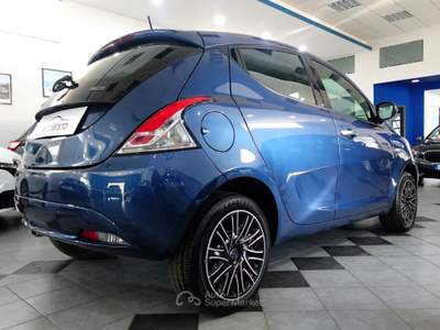 Lancia Ypsilon 1.0 FIREFLY HYBRID 70 CV GOLD Blu/Azzurro usata Carlentini