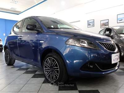Lancia Ypsilon 1.0 FIREFLY HYBRID 70 CV GOLD Blu/Azzurro usata Carlentini