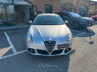 Alfa Romeo Giulietta Giulietta 1.6 JTDm-2 105 CV Distinctive GARANZIA ESTENDIBILE Argento usata Villanova Canavese