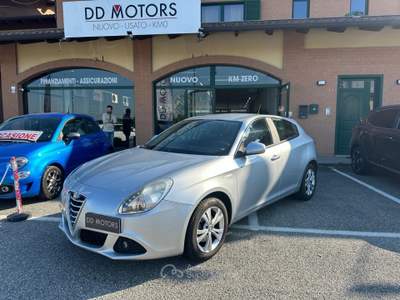 Alfa Romeo Giulietta Giulietta 1.6 JTDm-2 105 CV Distinctive GARANZIA ESTENDIBILE Argento usata Villanova Canavese