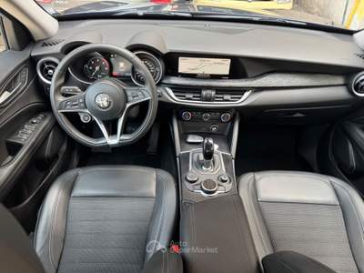 Alfa Romeo Stelvio AT8 Q4 Executive Blu/Azzurro usata MOLFETTA
