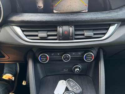Alfa Romeo Stelvio AT8 Q4 Executive Blu/Azzurro usata MOLFETTA