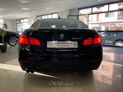 BMW Serie 5 520d 520d 184cv Luxury Nero usata Gioia Tauro