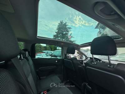 Peugeot 5008  1.6 HDi 112 CV Allure Bianco usata ANGRI
