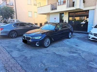 BMW Serie 5 520d 520d Touring mhev 48V xdrive Luxury auto(190cv) Blu/Azzurro usata Riccione