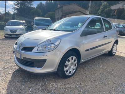 Renault Clio Solo  93.000 km certificati Argento usata Farnese
