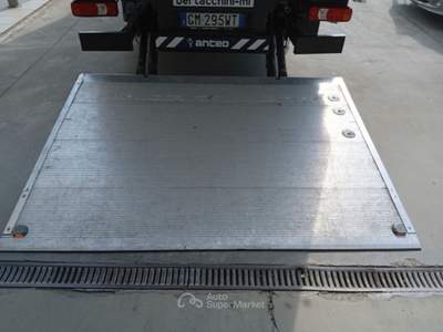 Iveco Daily spondaidraulica anteo 1000 kg Bianco usata Mede