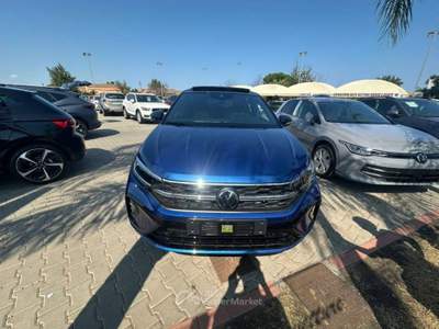 Volkswagen Taigo 1.0 tsi R-Line 115cv usata Aci Sant'Antonio
