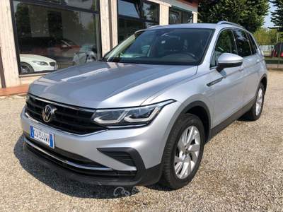 Volkswagen Tiguan 2.0 tdi Elegance 4motion 150cv dsg TAGLIANDI VW Argento usata SAN GIOVANNI IN PERSICETO