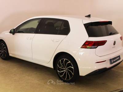 Volkswagen Golf 2.0 TDI 115 CV SCR Life Bianco usata Paruzzaro