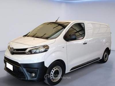 Toyota Proace 1.5D 120CV S&S PL-TN Furgone Medium 4p. 10q Bianco usata Cassano d'Adda