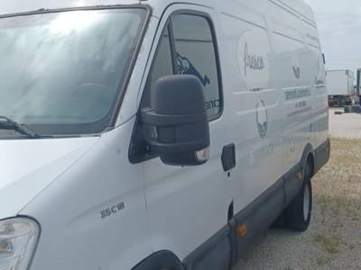 Iveco Daily Furgone daily in ottime condizioni Bianco usata Andria