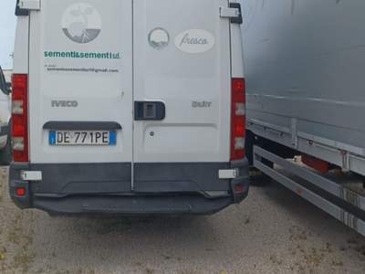 Iveco Daily Furgone daily in ottime condizioni Bianco usata Andria