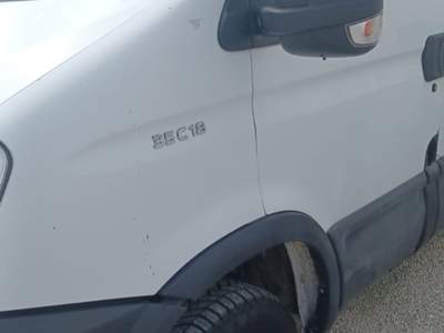 Iveco Daily Furgone daily in ottime condizioni Bianco usata Andria