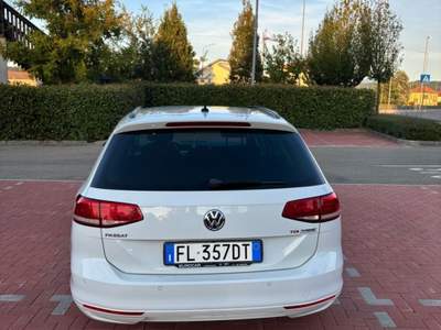 Volkswagen Passat vendesi passat 2017  Bianco usata Novi Ligure