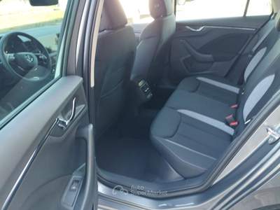 Skoda Kamiq 1.0 tsi Black Dots 95cv Rosso usata Masserano