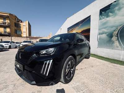 Peugeot 2008 Peugeout 1.2 puretech Allure s&s 100cv Nero usata Olbia