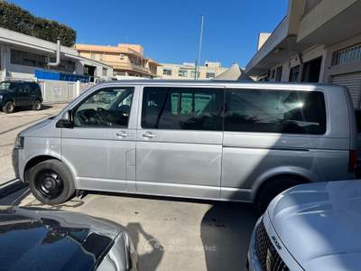 Volkswagen Transporter Caravelle 2.0 BiTDI 180CV 4 Motion PC Comfortline Grigio usata Castellana Grotte