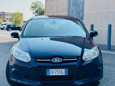 Ford Focus . Blu/Azzurro usata Cremona
