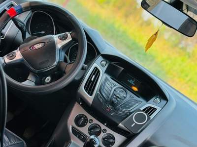Ford Focus . Blu/Azzurro usata Cremona