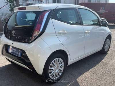 Toyota Aygo 1.0 x-pure 5p Bianco usata Pompei