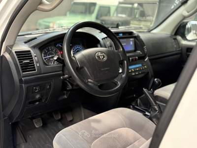 Toyota Land Cruiser TROPICALE GX V8 manual Bianco usata Bologna
