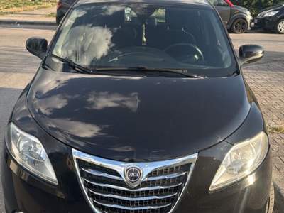 Lancia Ypsilon lancia ypsilon 0.9 metano  Nero usata San Vitaliano