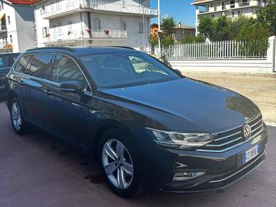 Volkswagen Passat vettura perfetta Nero usata San Benedetto del Tronto