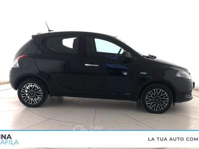 Lancia Ypsilon  - ypsilon 1.0 firefly hybrid platino s&s 70cv Nero usata Marcianise