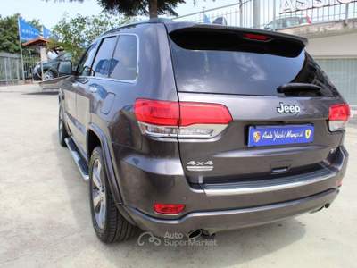 Jeep Grand Cherokee 3.0 V6 CRD 250 CV Multijet II Overland Grigio usata Padula