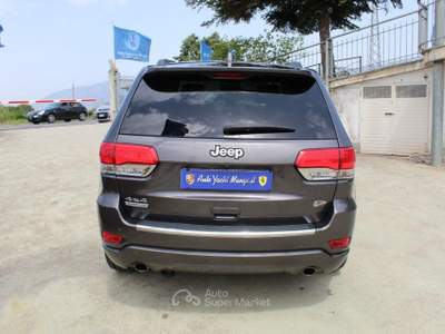 Jeep Grand Cherokee 3.0 V6 CRD 250 CV Multijet II Overland Grigio usata Padula