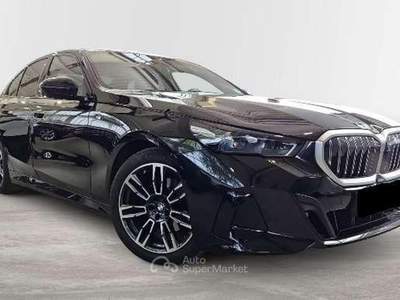 BMW Serie 5 520d 520d 48V xdrive MSport auto(197cv)tetto Nero usata Riccione