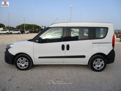 Fiat Doblò cargo combi 1.3 m.jet 16V N1 95CV Bianco usata Vittoria
