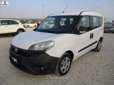 Fiat Doblò cargo combi 1.3 m.jet 16V N1 95CV Bianco usata Vittoria
