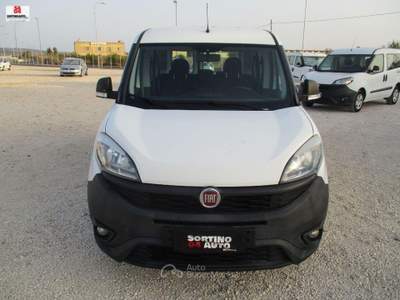 Fiat Doblò cargo combi 1.3 m.jet 16V N1 95CV Bianco usata Vittoria
