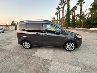 Ford Tourneo Courier Tourneo Courier 1.5 TDCI 100 CV Plus Grigio usata San Michele Salentino