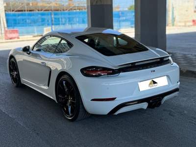 Porsche 718 Cayman 2.0 allestimento GTS Bianco usata Bari