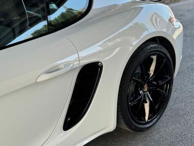 Porsche 718 Cayman 2.0 allestimento GTS Bianco usata Bari