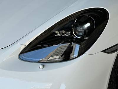 Porsche 718 Cayman 2.0 allestimento GTS Bianco usata Bari
