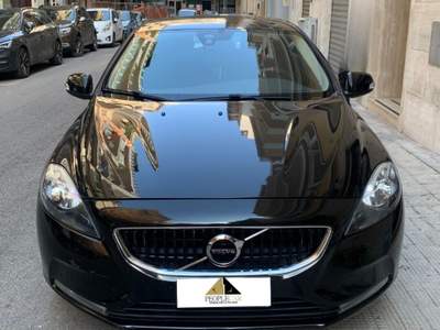 Volvo V40 Business Nero usata Bari