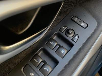 Volvo V40 Business Nero usata Bari