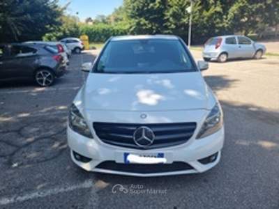 Mercedes-Benz Classe B MERCEDES CLASSE B 180 NEOPATENTATI Bianco usata Varese